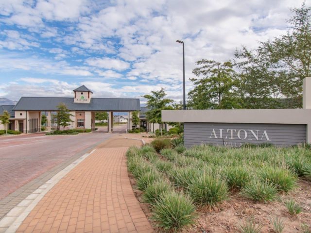 Serene Living Amidst Nature’s Beauty in Altona