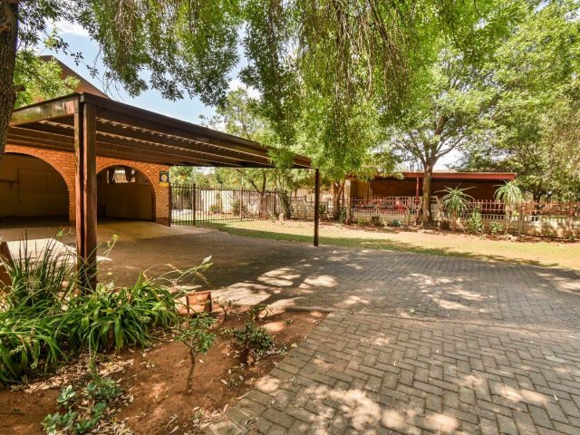 10 Bedroom House for Sale in Universitas