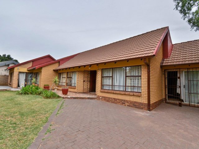 4 Bedroom House for Sale in Pellissier