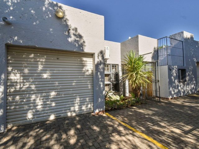 2 Bedroom Townhouse for Sale in Universitas
