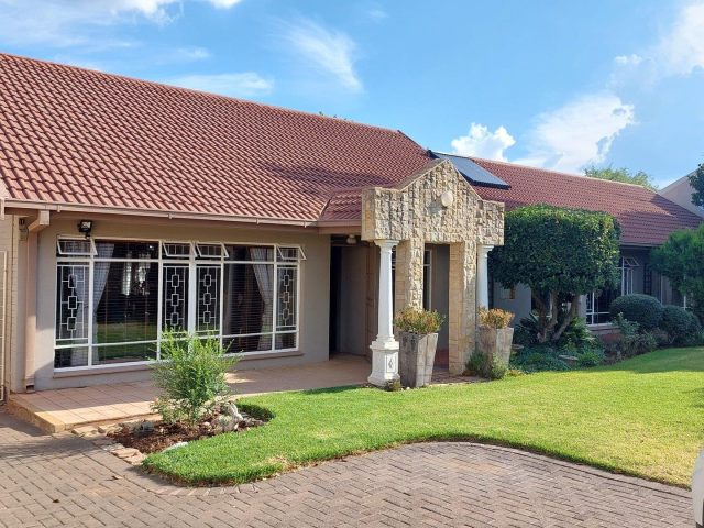 4 Bedroom House for Sale in Universitas