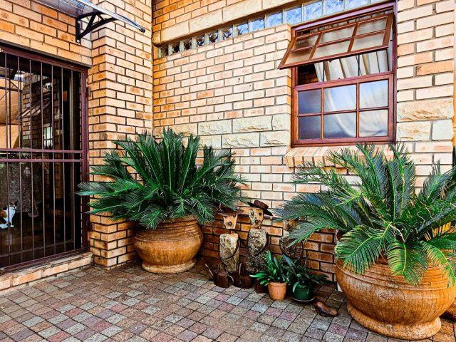 4 Bedroom House for Sale in Universitas
