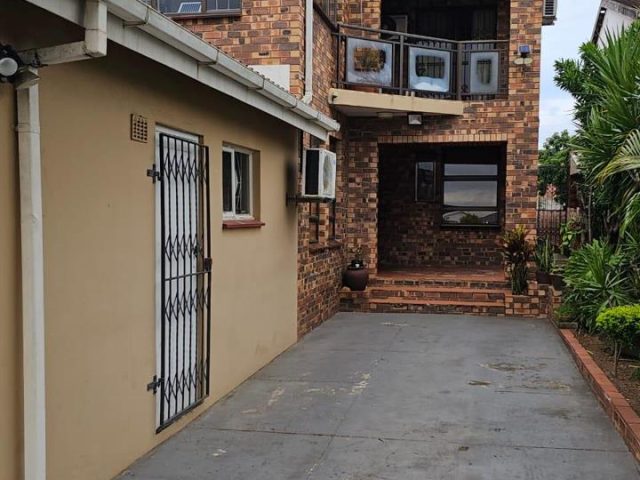4 Bedroom House for Sale in Newlands West