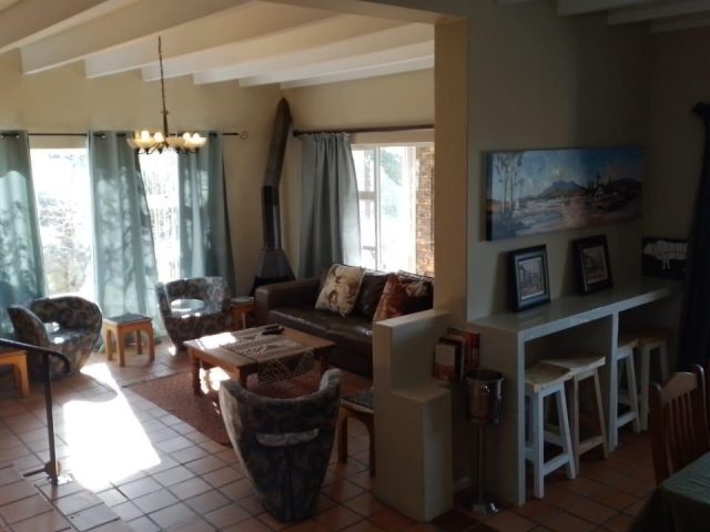 4 Bedroom House For Sale in Saldanha Central