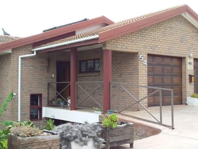 3 Bedroom House with Flatlet in Saldanha Central