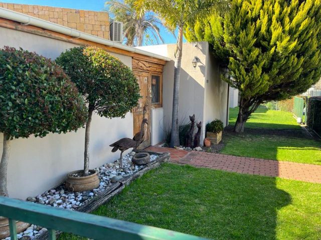 Exceptional 4-Bedroom Family Home in Worcester CBD