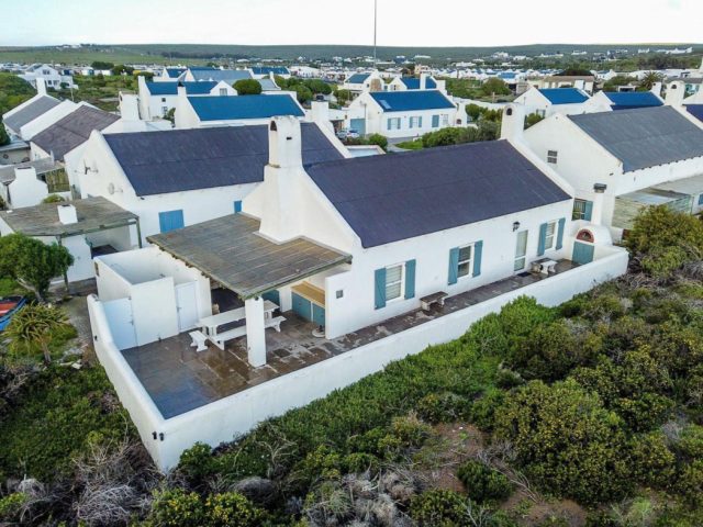 Delightful 3 bedroom home to let in Paternoster