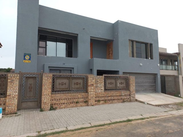 4 Bedroom House for Sale in Vista Park