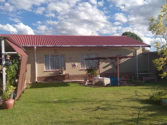 4 Bedroom House for Sale in Edenburg