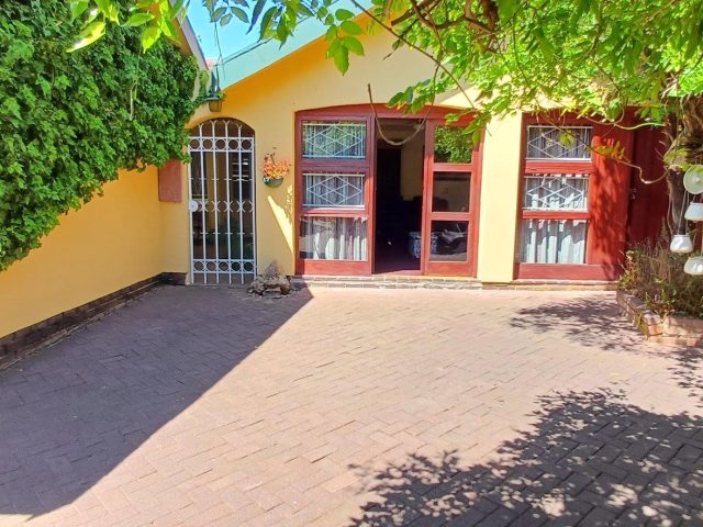4 Bedroom House for Sale in Dan Pienaar