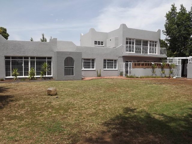 6 Bedroom House for Sale in Fichardt Park