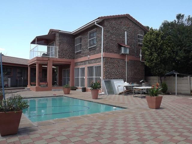 8 Bedroom House for Sale in Fauna