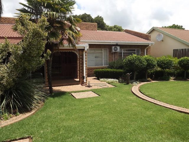 4 Bedroom House for Sale in Universitas
