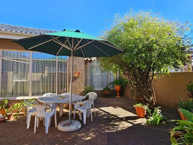 2 Bedroom Townhouse for Sale in Fichardt Park