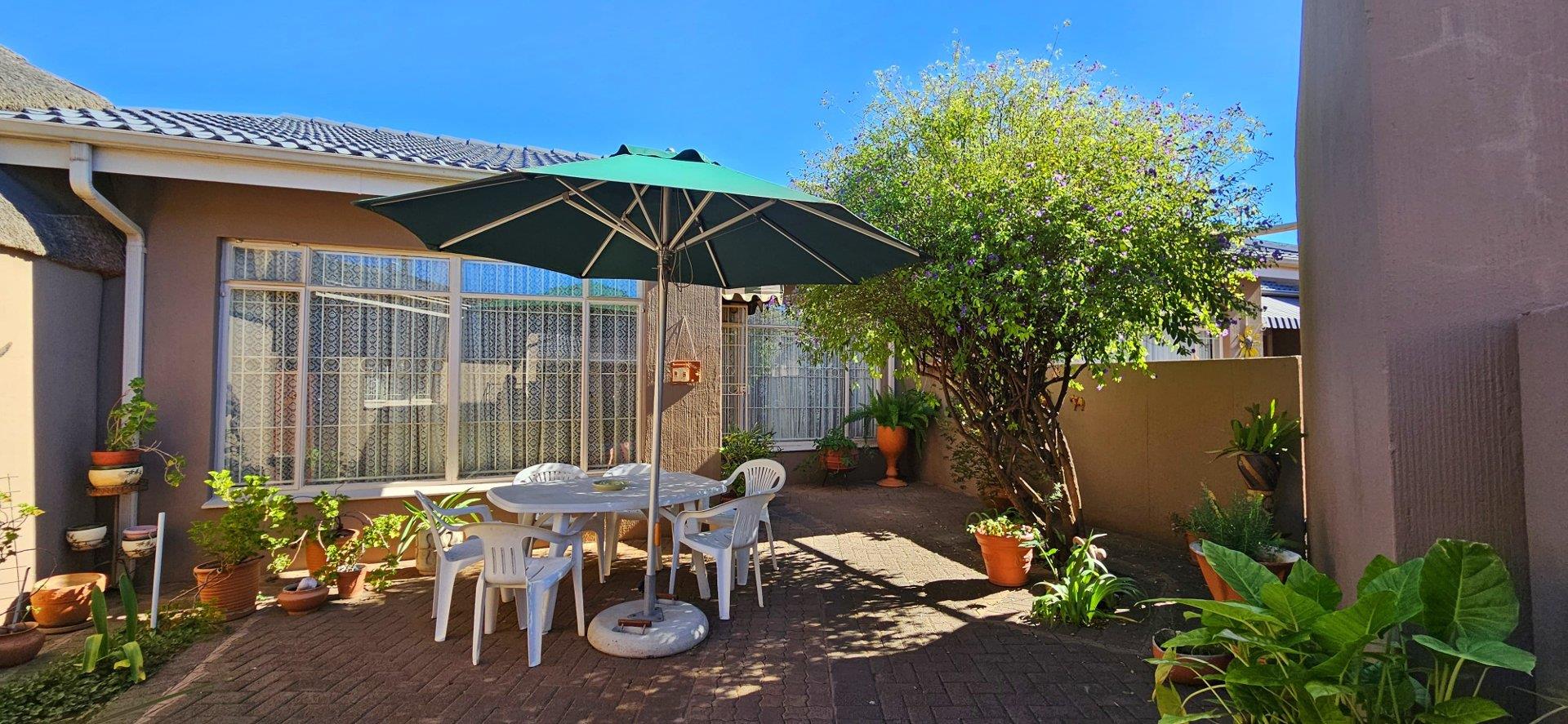 2 Bedroom Townhouse for Sale in Fichardt Park