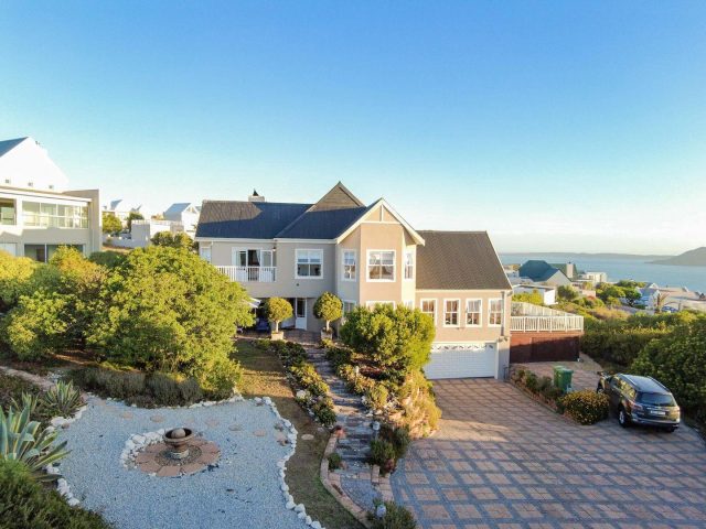 5 Bedroom House For Sale in Myburgh Park