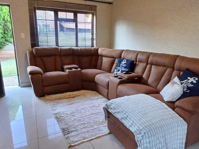 Townhouse for Sale in Langenhovenpark