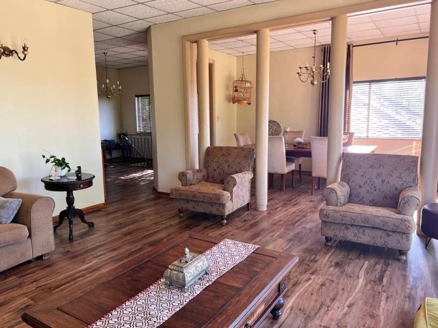 5 Bedroom House for Sale in Dan Pienaar