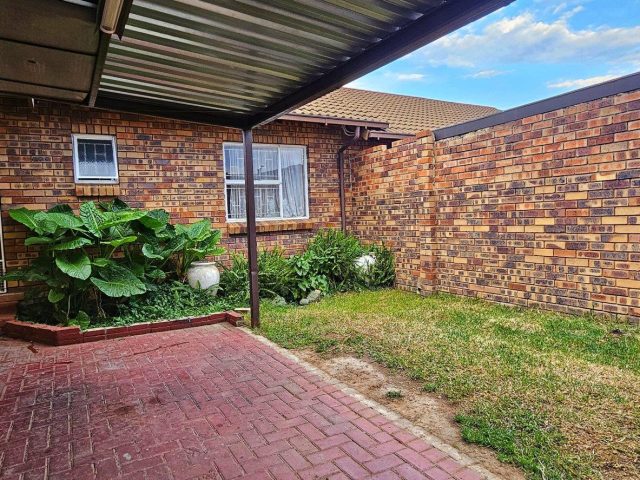 2 Bedroom Townhouse for Sale in Fauna