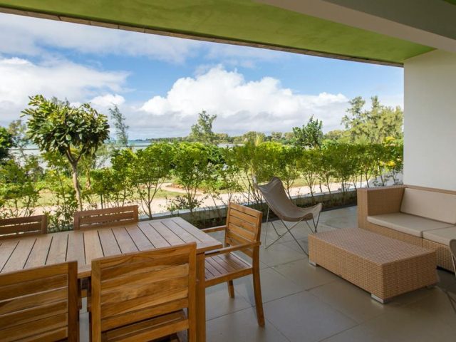 Seaside Serenity Awaits: Your Beachfront Paradise!