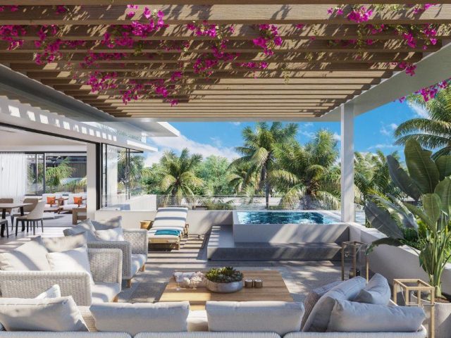 Luxury Penthouse with Beach Access and Hotel Services