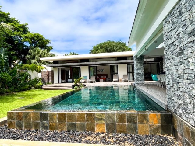 The Definition of Luxury : 4 bedroom Villa
