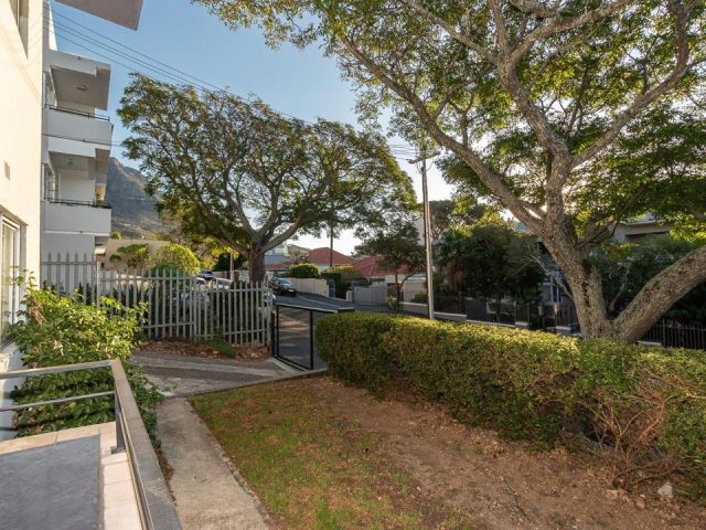 1 Bedroom Apartment / Flat for Sale in Vredehoek