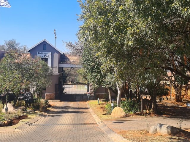Build Your Dream Home Next to Buffelspoort Dam