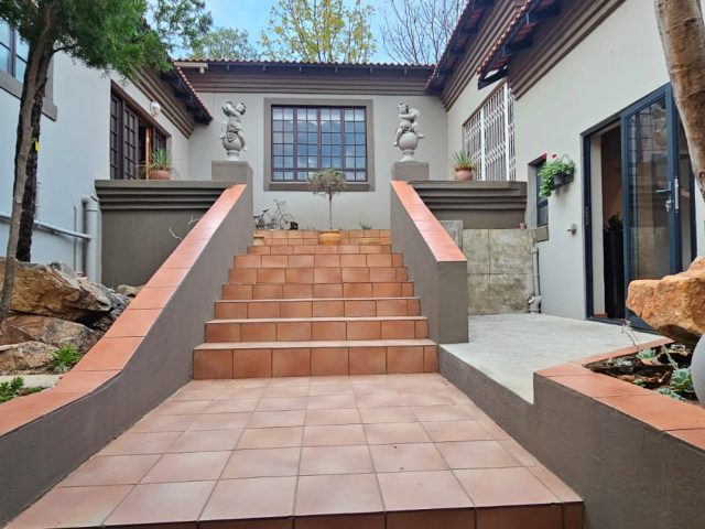 *✨Dream Tuscan-Style Home in an Idyllic Bushveld Setting!🌅*