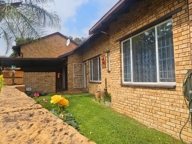 Exclusive 3-Bedroom Home in a Popular Complex!