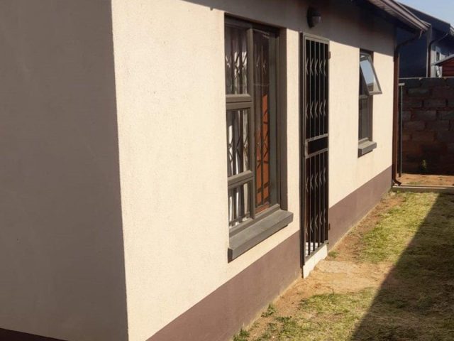 House to Rent in Windmill Park
