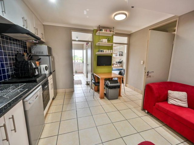 2 Bedroom Apartment / Flat for Sale in Universitas