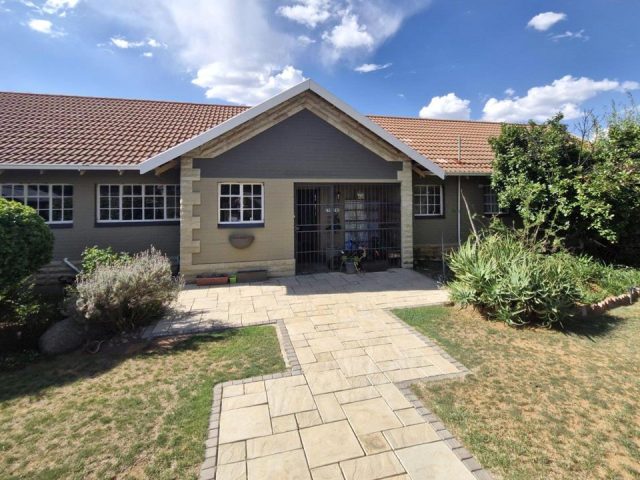 4 Bedroom House for Sale in Fichardt Park