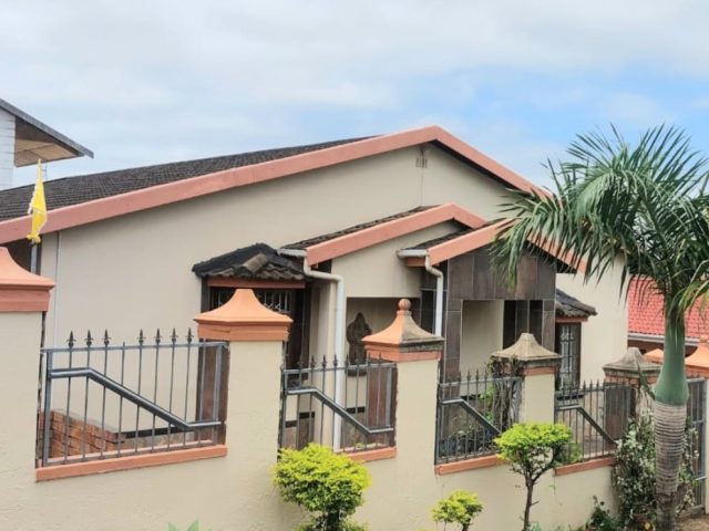 4 Bedroom House for Sale in Newlands West