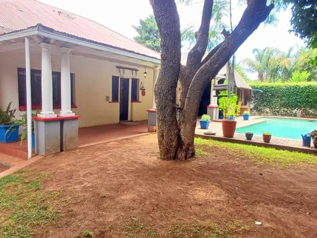 5 Bedroom House for Sale in Westdene
