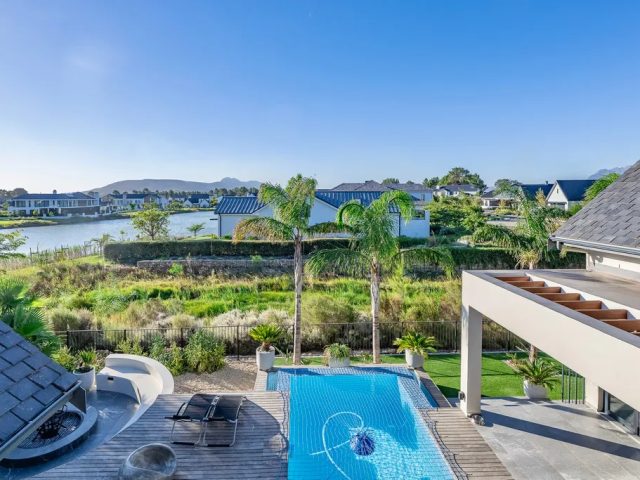 5 Bedroom House For Sale in Pearl Valley