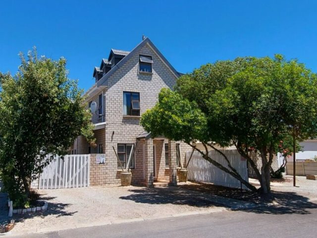 5 Bedroom house for sale in Britannia Bay, St. Helena Bay