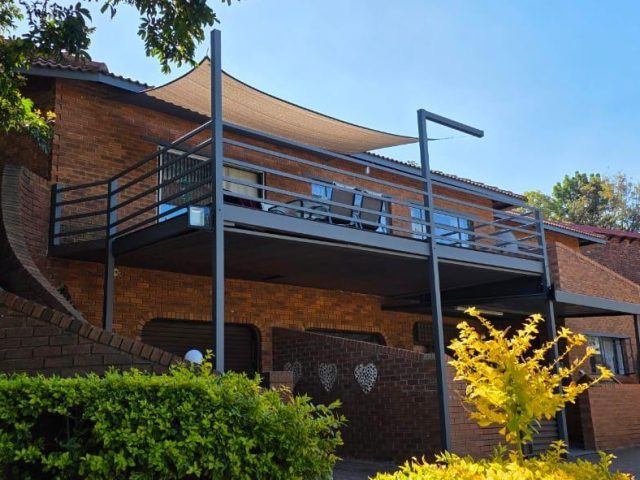 7 Bedroom House for Sale in Safari Gardens, Rustenburg