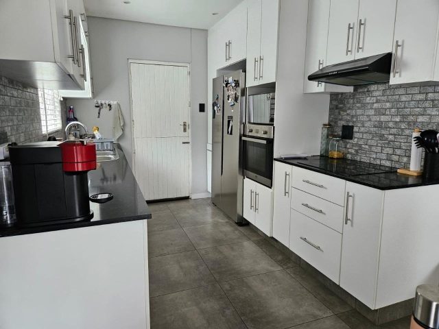 3 Bedroom Townhouse for Sale in Westville