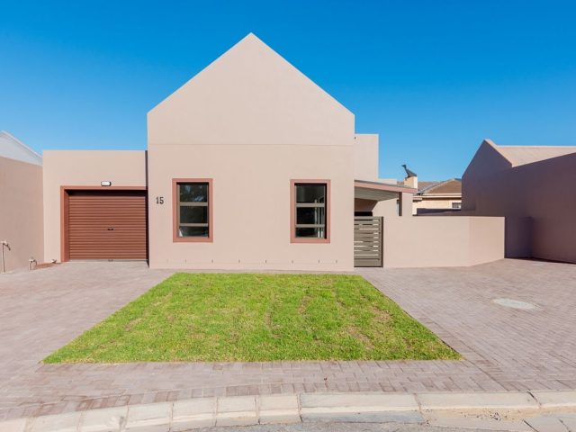 2 Bedroom House For Sale in Bluewater Bay