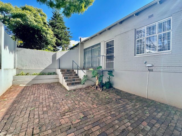 Business Premises to rent in Melville