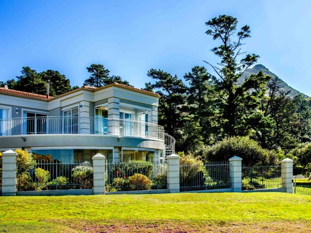 3 Bedroom House For Rent in Kronenzicht, Hout Bay