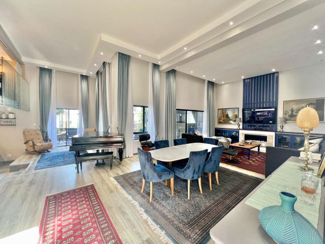 3 Bedroom Apartment / Flat For Sale in Beach Estate, Hout Bay
