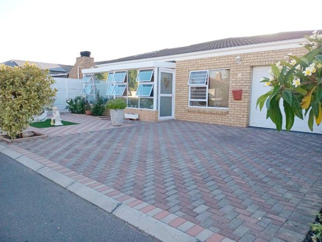 2 Bedroom House for Sale in Viking Village
