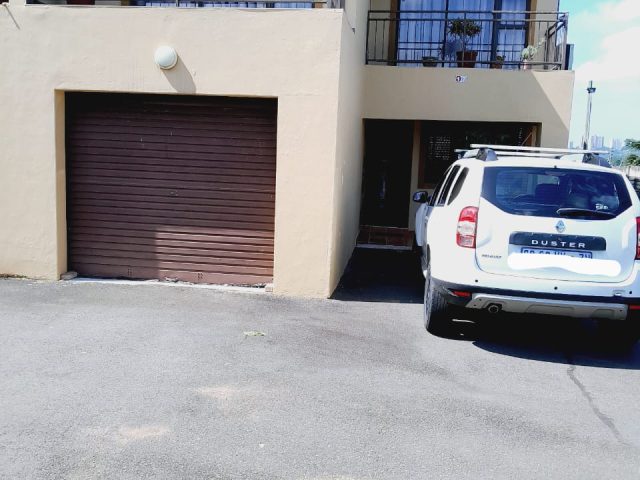 3 Bedroom Apartment / Flat for Sale in Parlock