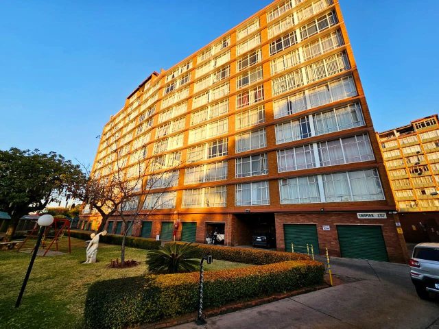 1.5 Bedroom Apartment / Flat for Sale in Weavind Park