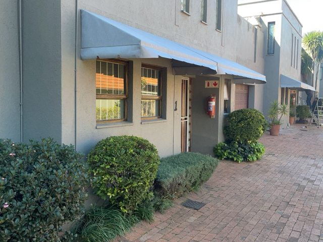 Townhouse for Sale in Linden
