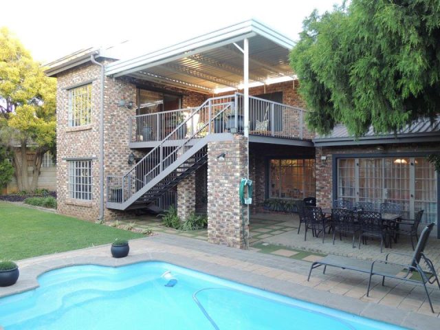 3 Bedroom House for Sale in Langenhovenpark