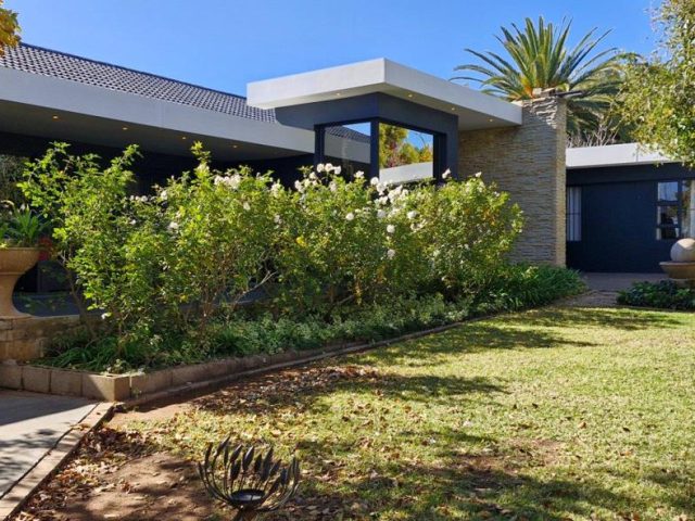 7 Bedroom House for Sale in Langenhovenpark