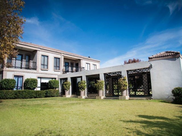4 Bedroom House for Sale in Lilyvale S H